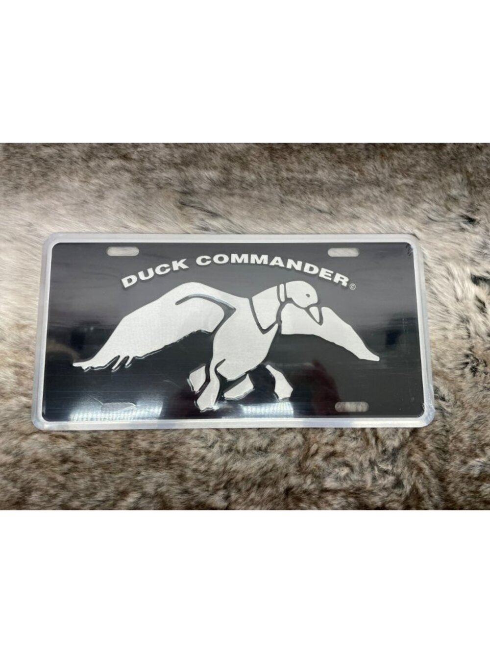 Duck Commander Aluminum License Plate With Embossed Duck Logo Black & Silver Fin